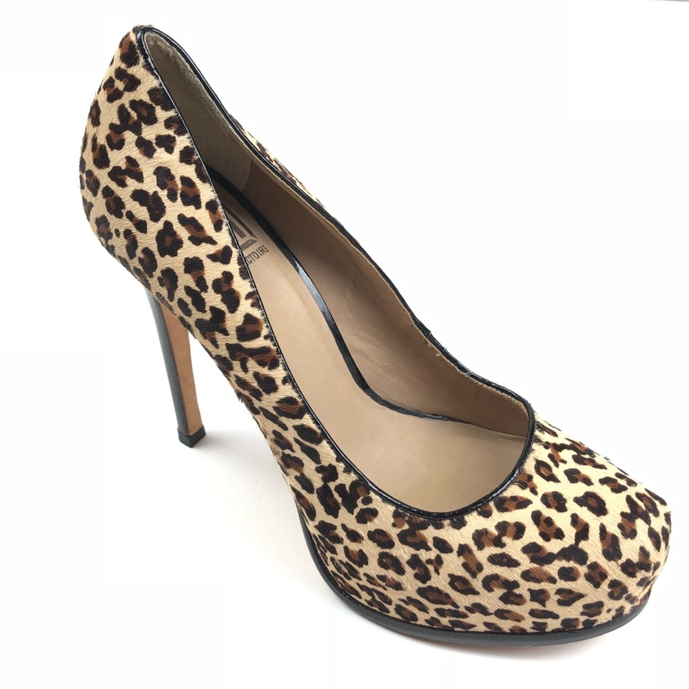 POUR LA VICTOIRE pumps 8.5 leopard print pony hair